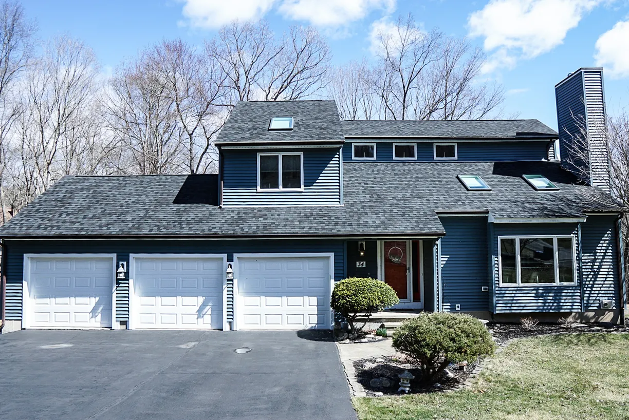 Greenwich Real Estate | View 34 Spice Hill Drive | 3 Beds, 2 Baths