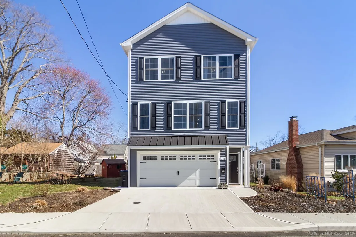 Greenwich Real Estate | View 35 Andrews Avenue | 3 Beds, 3 Baths