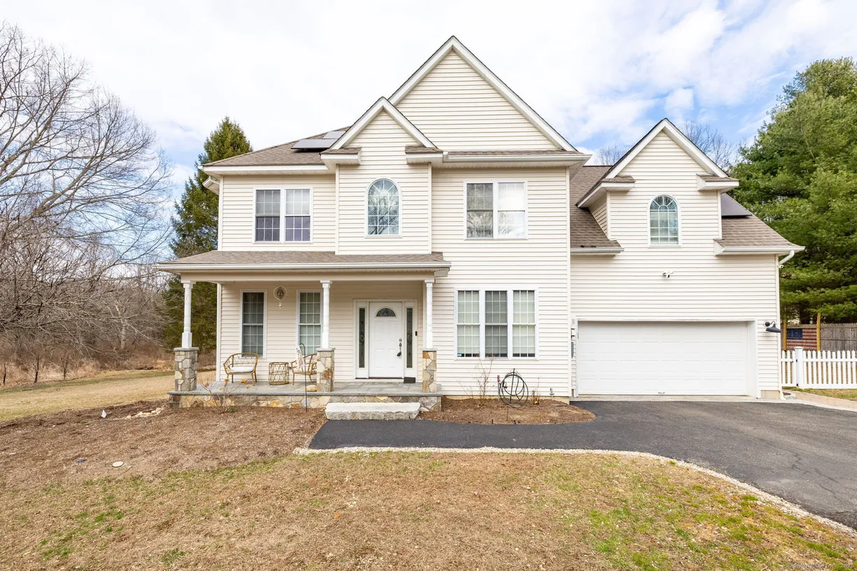 Greenwich Real Estate | View 13 Sunset Lane | 3 Beds, 2 Baths
