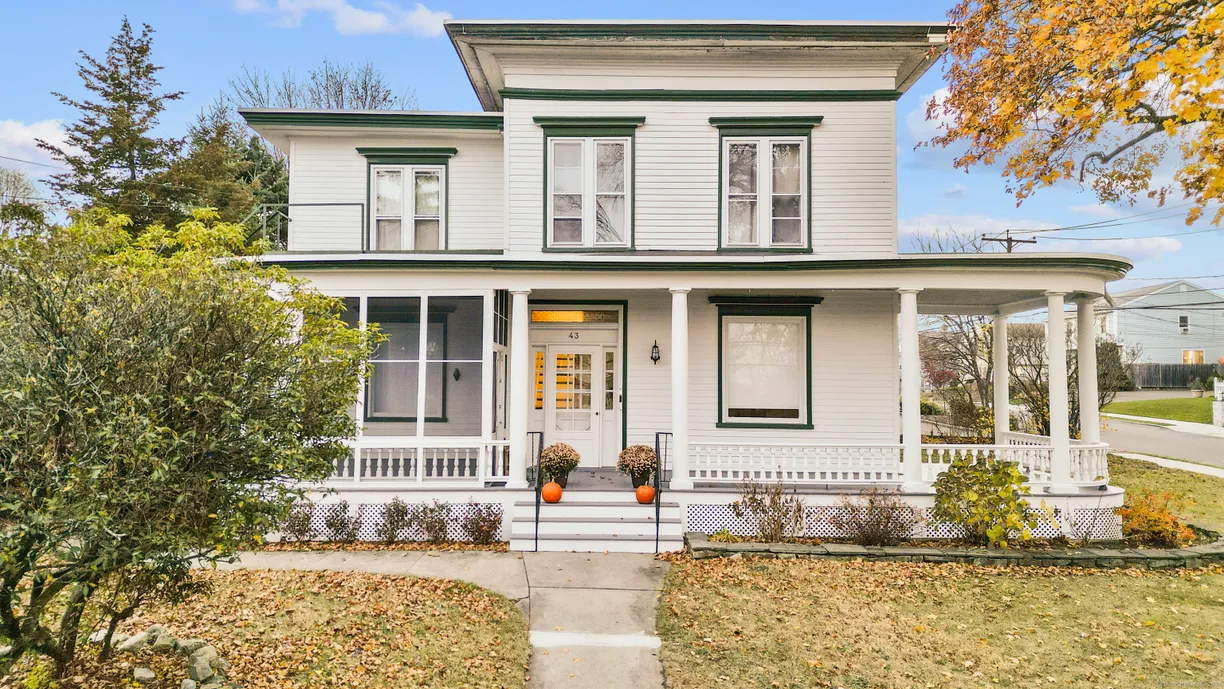Greenwich Real Estate | View 43 Elmwood Avenue | 2 Beds, 1 Bath
