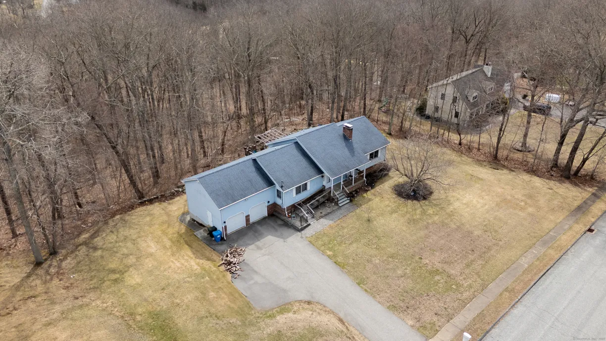 Greenwich Real Estate | View 9 Lost Acres Road | 3 Beds, 2 Baths