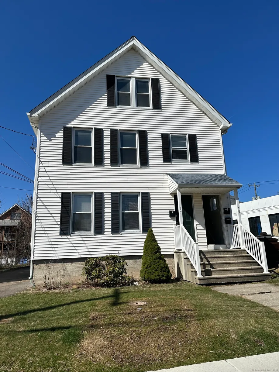 Greenwich Real Estate | View 15-17 Nesbit Avenue | 2 Beds, 3 Baths