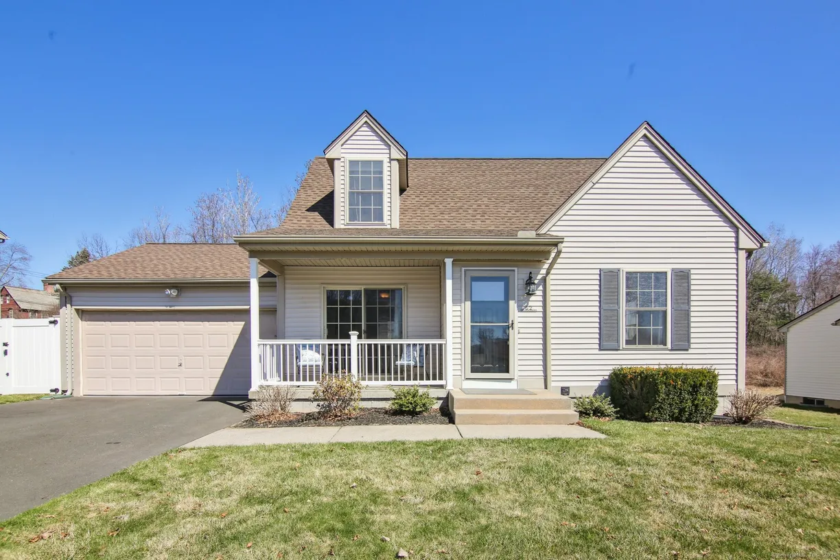 Greenwich Real Estate | View 32 Crystal Drive | 3 Beds, 2 Baths