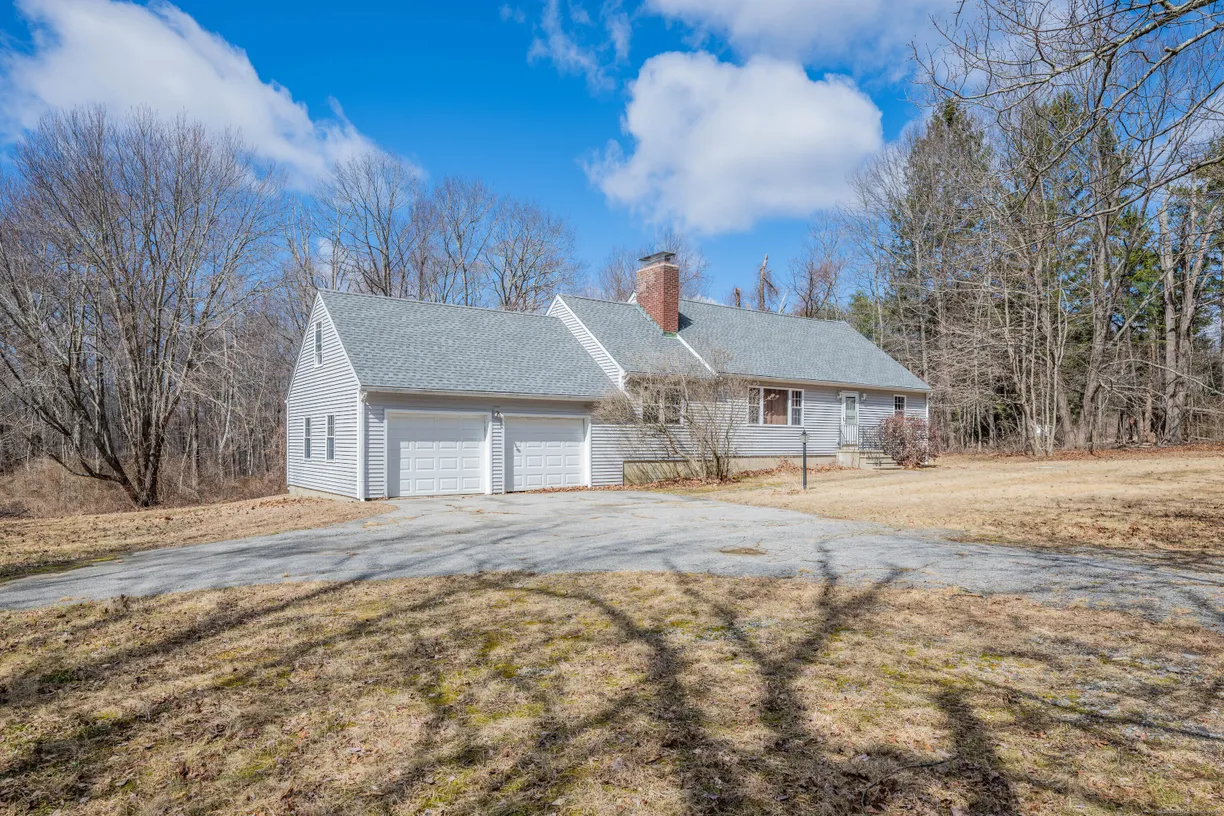 Greenwich Real Estate | View 277 Main Street | 2 Beds, 1 Bath