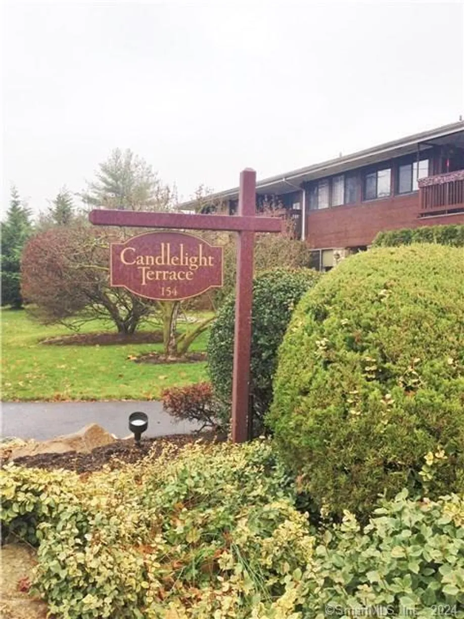 Greenwich Real Estate | View 154 Cold Spring Road, 63 | 1 Bed, 1 Bath