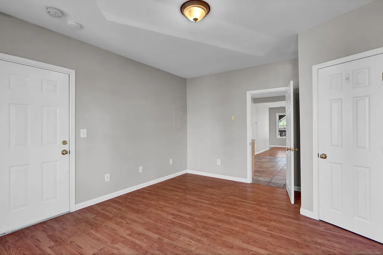 Greenwich Real Estate | View 80 Silver Street | Listing