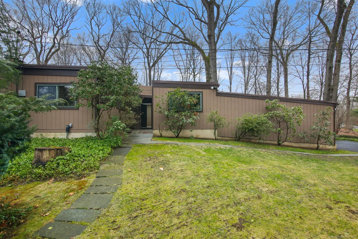 Greenwich Real Estate | View 218 Four Brooks Road | 3 Beds, 2 Baths