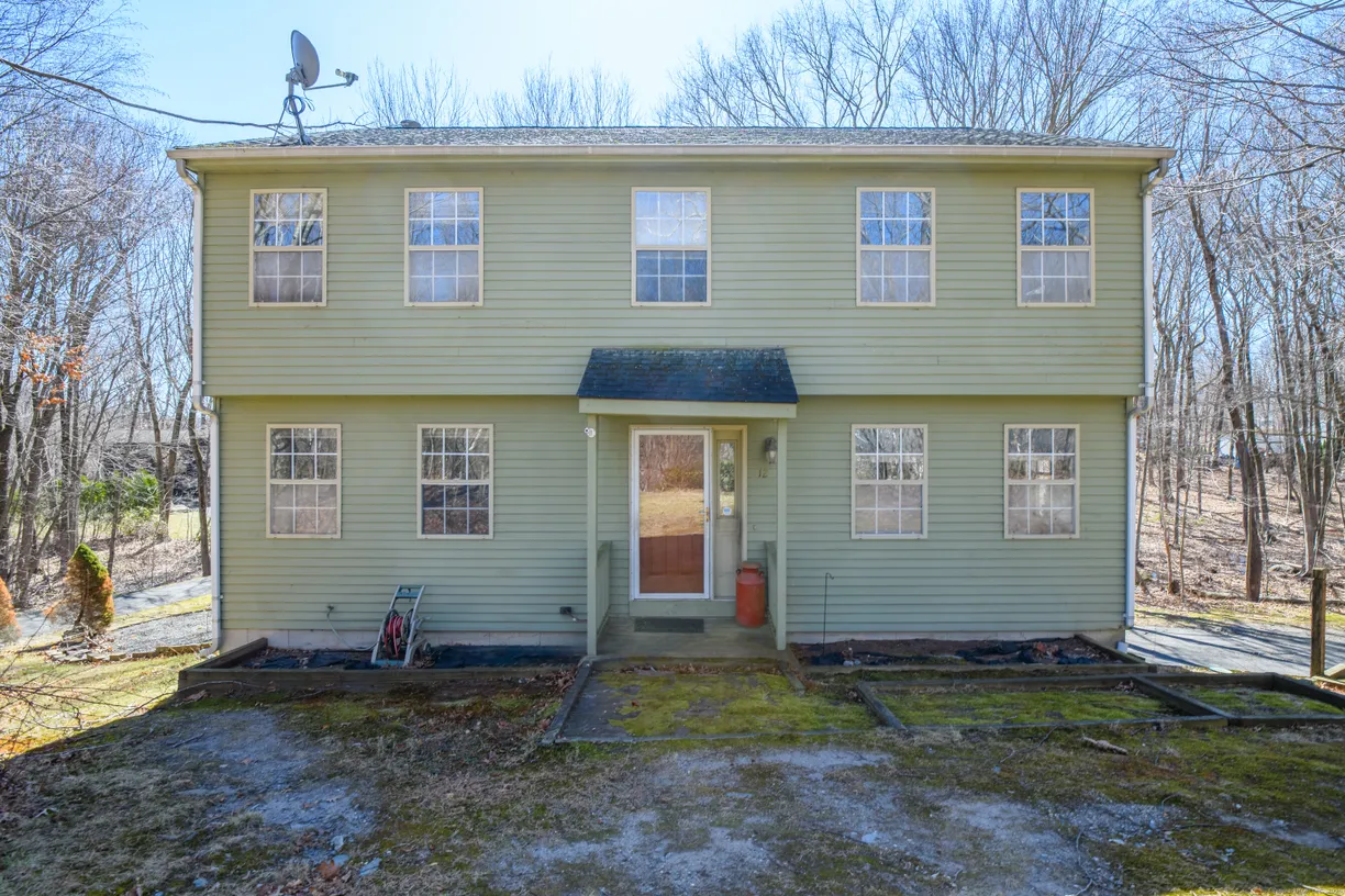 Greenwich Real Estate | View 12 Beacon Hill Boulevard | 3 Beds, 2 Baths