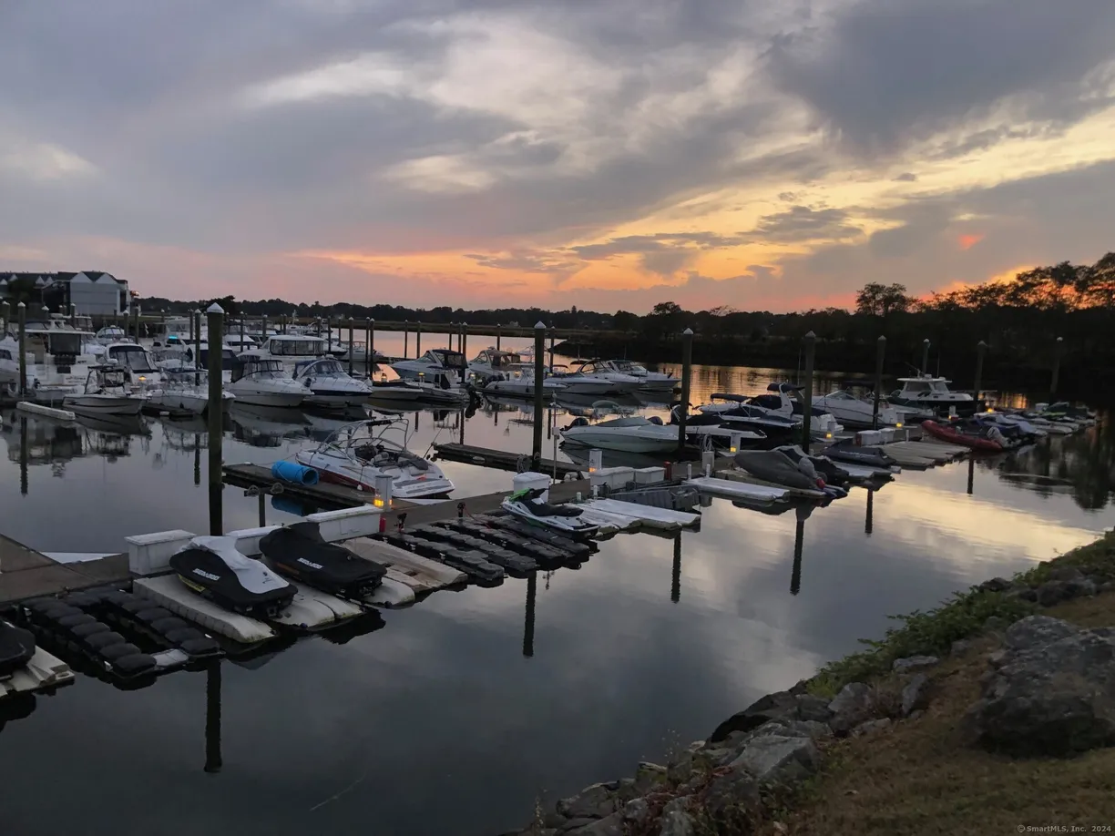 Greenwich Real Estate | View 275 Popes Island Road, A17