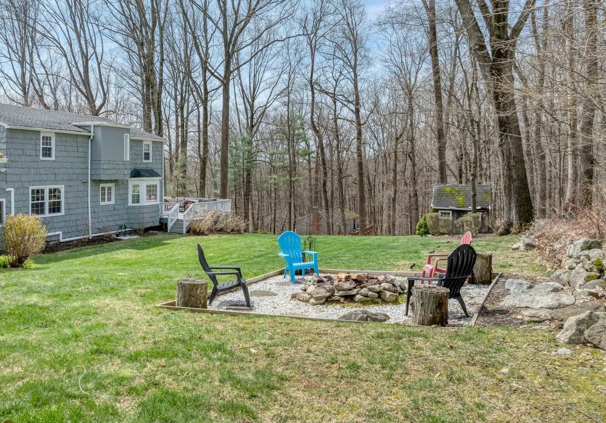 Greenwich Real Estate | View 90 Harvey Road | Listing