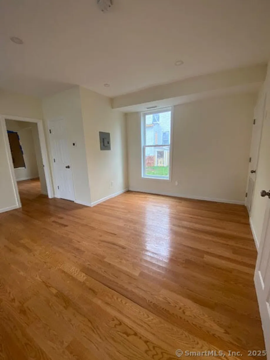 Greenwich Real Estate | View 5 Frederick Court, 1 | Listing