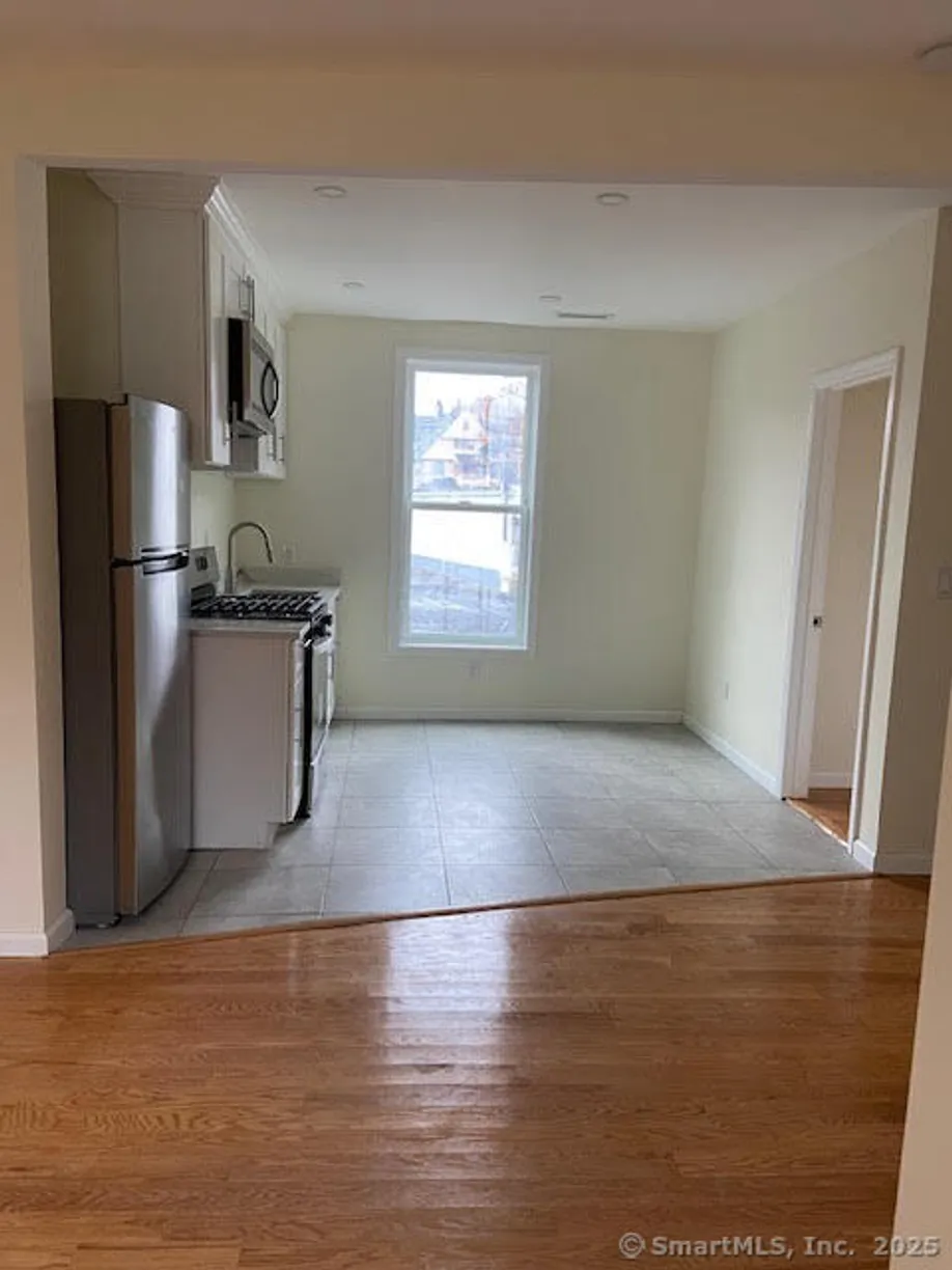 Greenwich Real Estate | View 5 Frederick Court, 1 | Listing