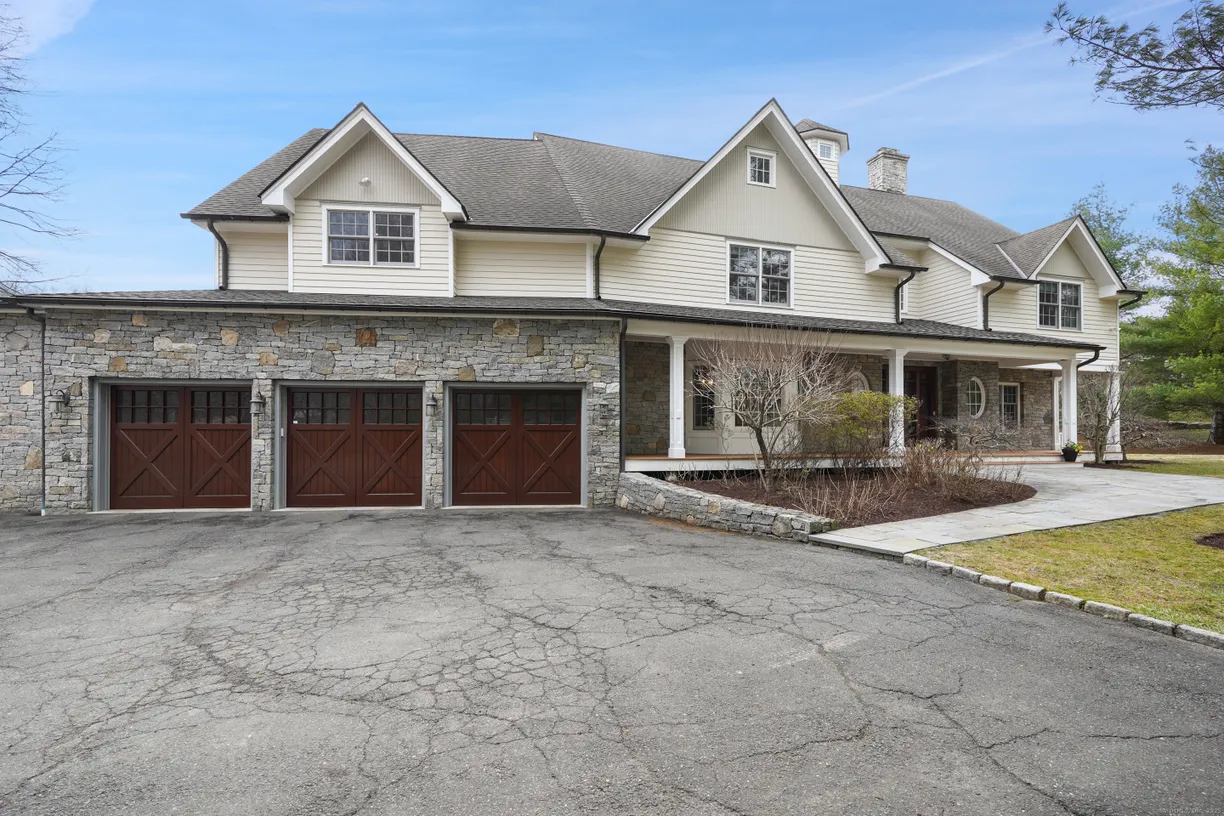 Greenwich Real Estate | View 33 Middlebrook Farm Road | Listing