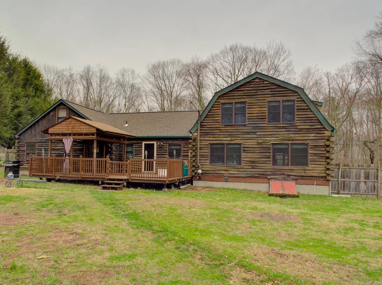 Greenwich Real Estate | View 283 North Wawecus Hill Road | Listing