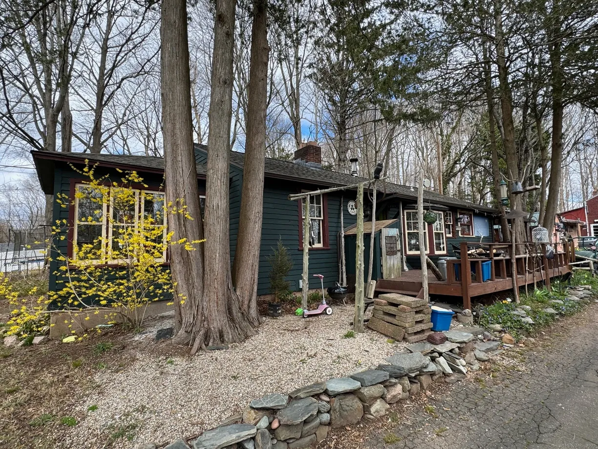 Greenwich Real Estate | View 111 & 111A Laurel Street | Listing
