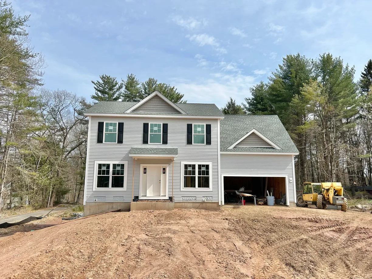 Greenwich Real Estate | View 302 Bushy Hill Road | 4 Beds, 2 Baths