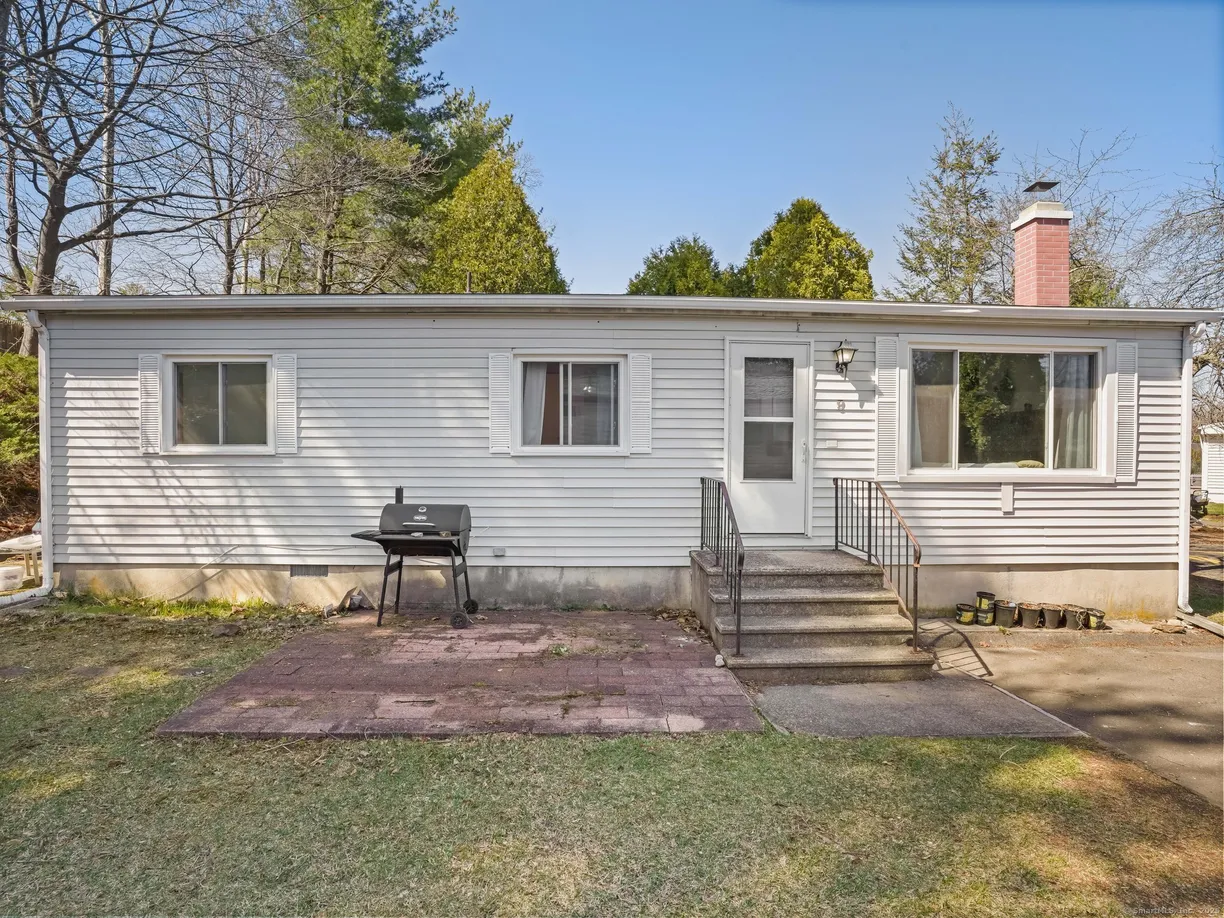 Greenwich Real Estate | View 9 Crescent Park Road | 3 Beds, 1 Bath