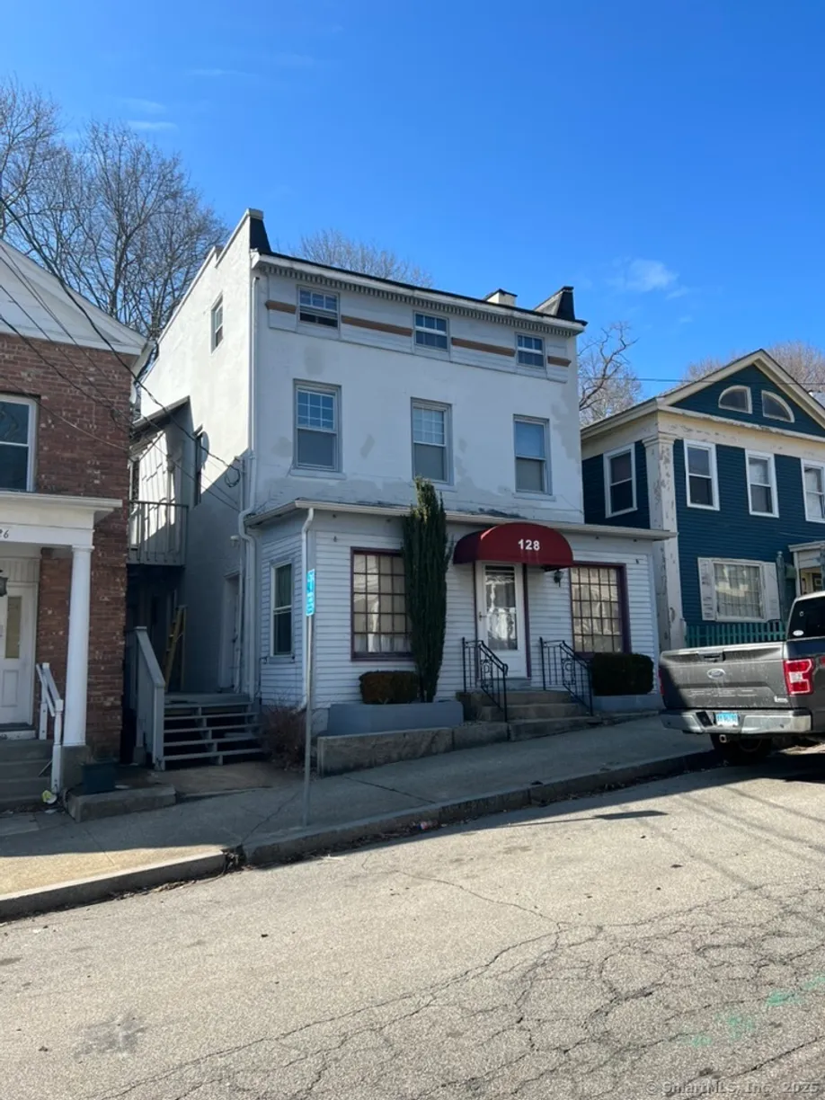 Greenwich Real Estate | View 128 Broadway | 5 Beds, 4 Baths
