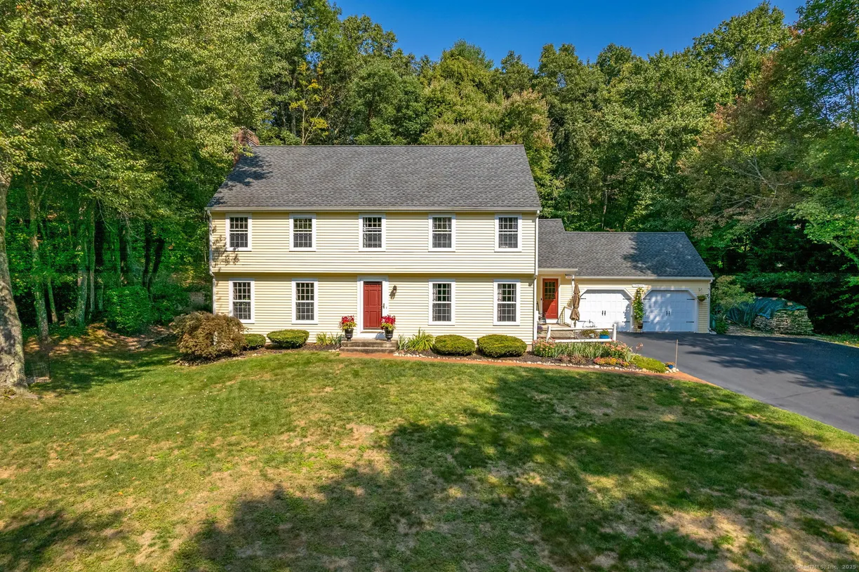 Greenwich Real Estate | View 133 Coldbrook Road | 4 Beds, 2 Baths