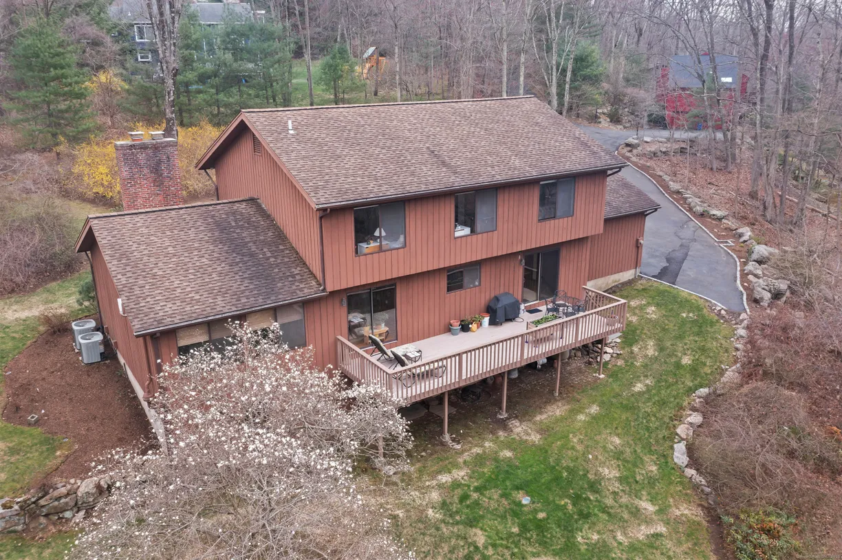 Greenwich Real Estate | View 77 Blackberry Drive | Listing