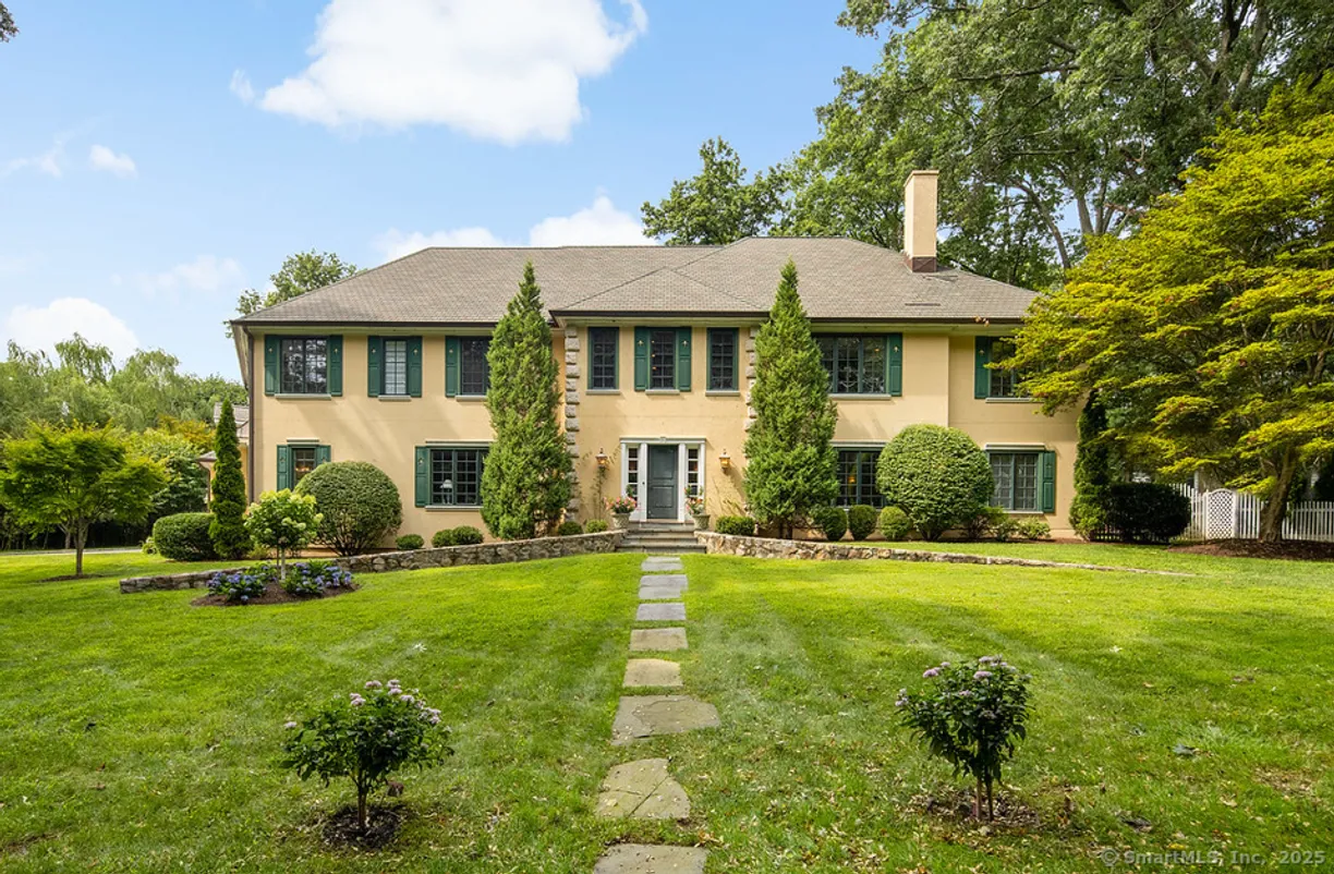Greenwich Real Estate | View 22 Cavray Road | 5 Beds, 5 Baths