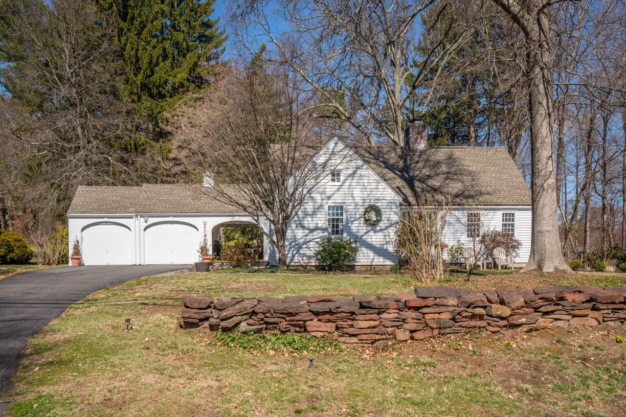 Greenwich Real Estate | View 48 Burr Road | 3 Beds, 2 Baths
