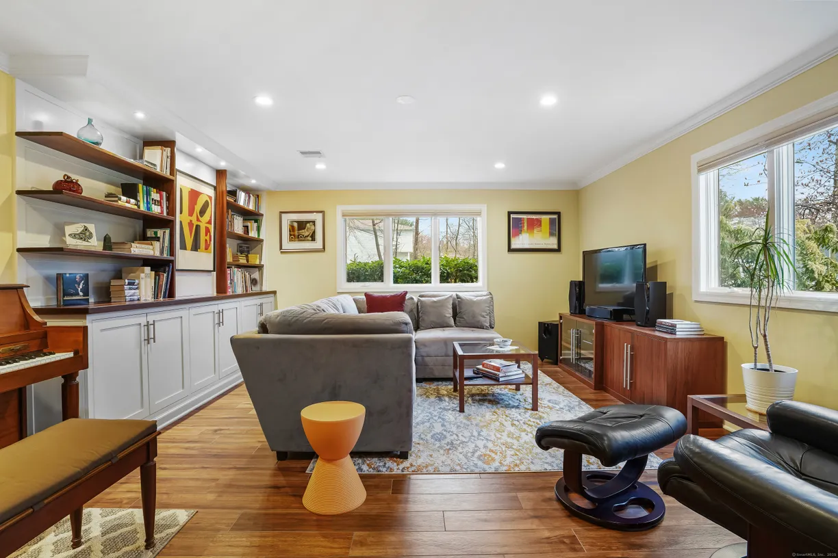 Greenwich Real Estate | View 31 Douglas Drive | Listing