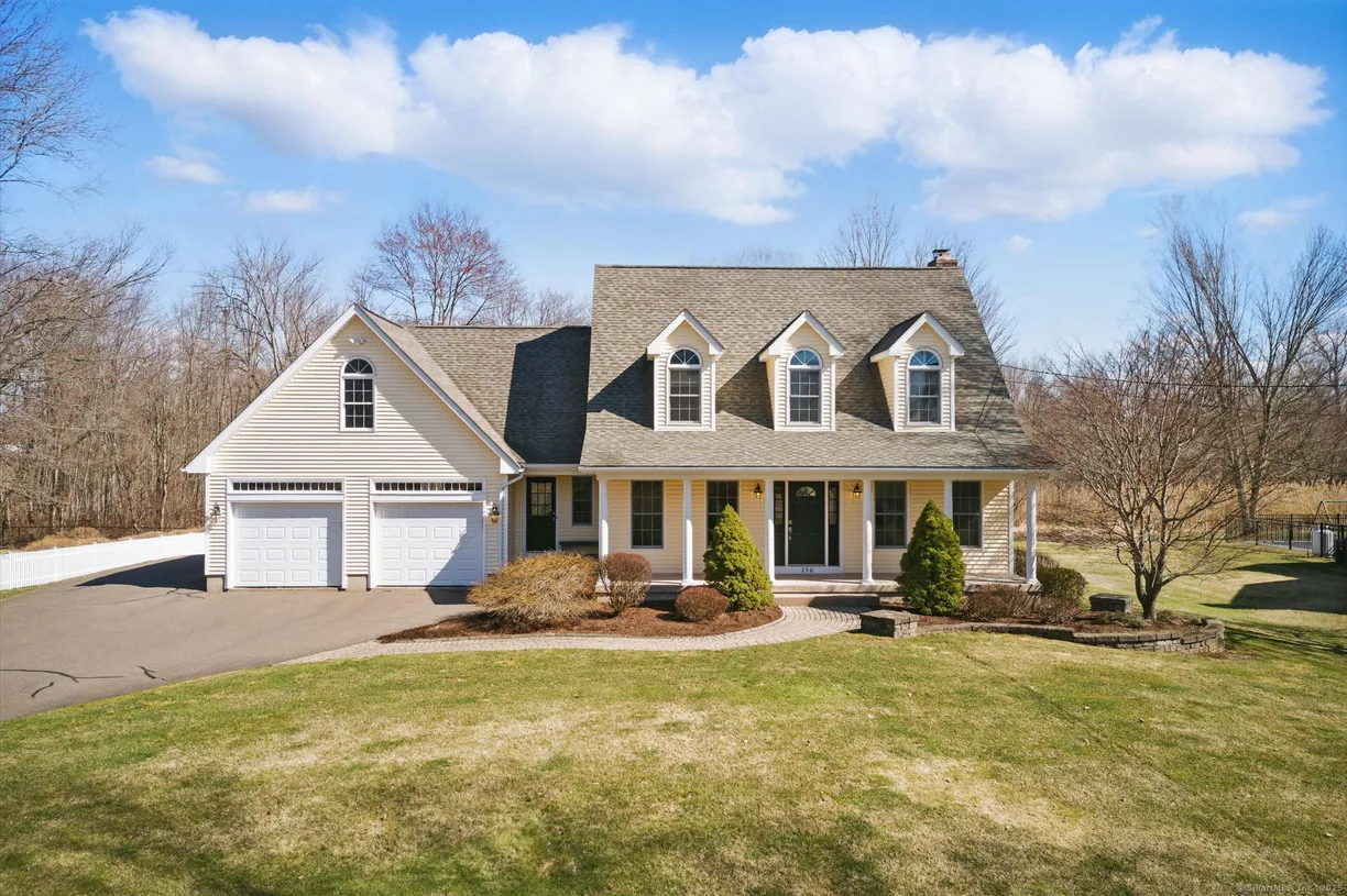 Greenwich Real Estate | View 290 North Grand Street | 3 Beds, 2 Baths