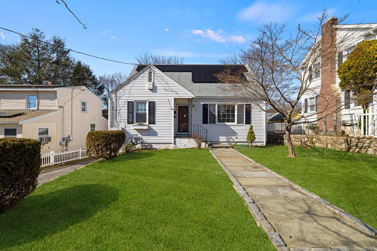 Greenwich Real Estate | View 57 Forest Lawn Avenue | 3 Beds, 1 Bath