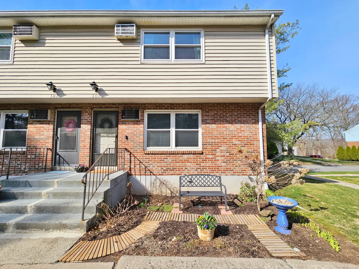 Greenwich Real Estate | View 301 Blackstone Village, 301 | 3 Beds, 1 Bath