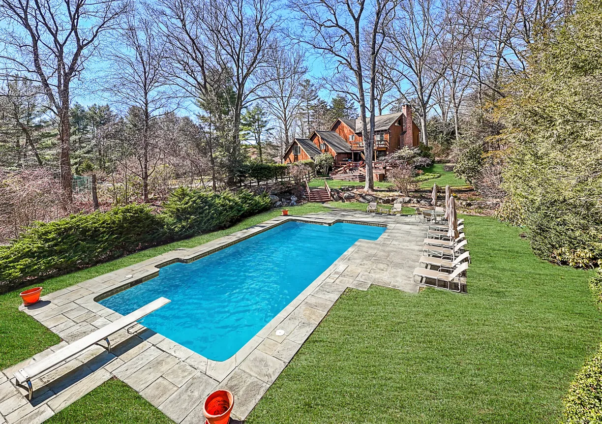 Greenwich Real Estate | View 30 Coley Drive | 4 Beds, 4 Baths