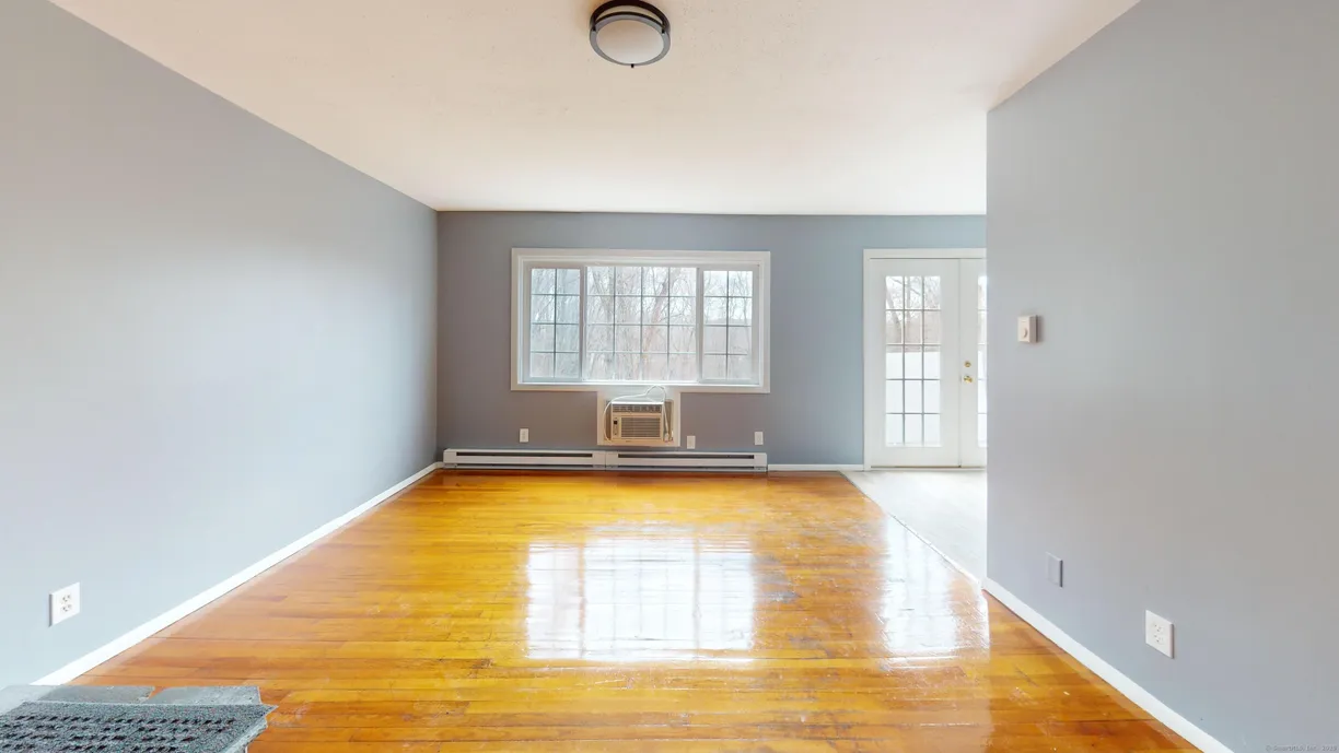 Greenwich Real Estate | View 26 Sunset Terrace, C11 | 3 Beds, 1 Bath