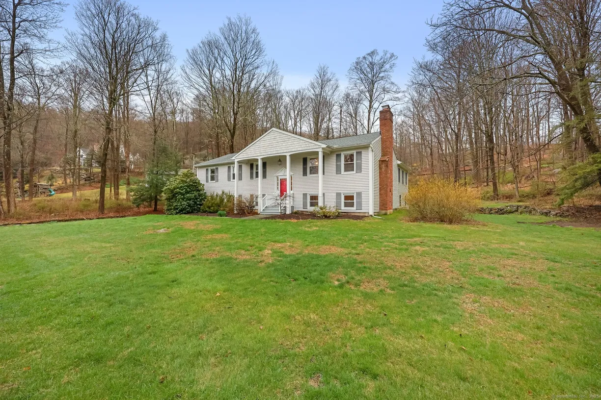 Greenwich Real Estate | View 97 Tackora Trail | Listing