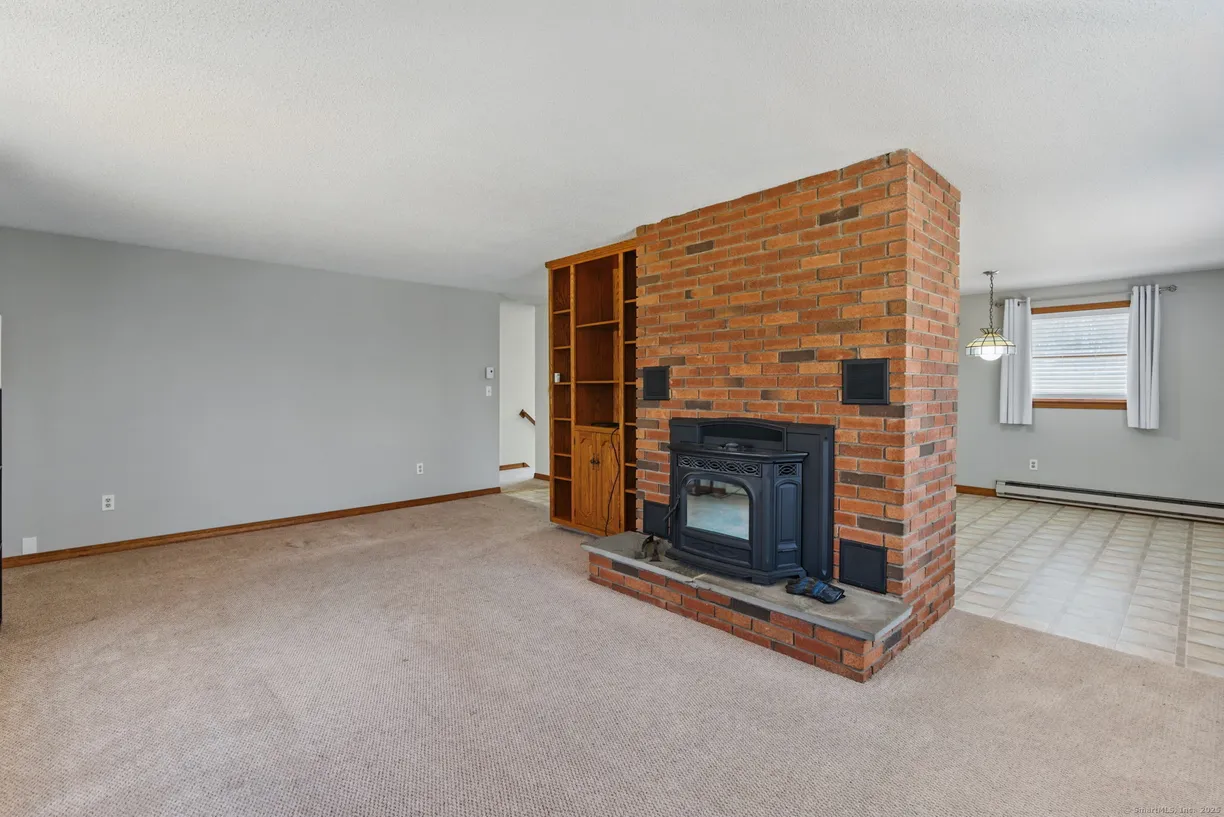 Greenwich Real Estate | View 82 School Road | Listing