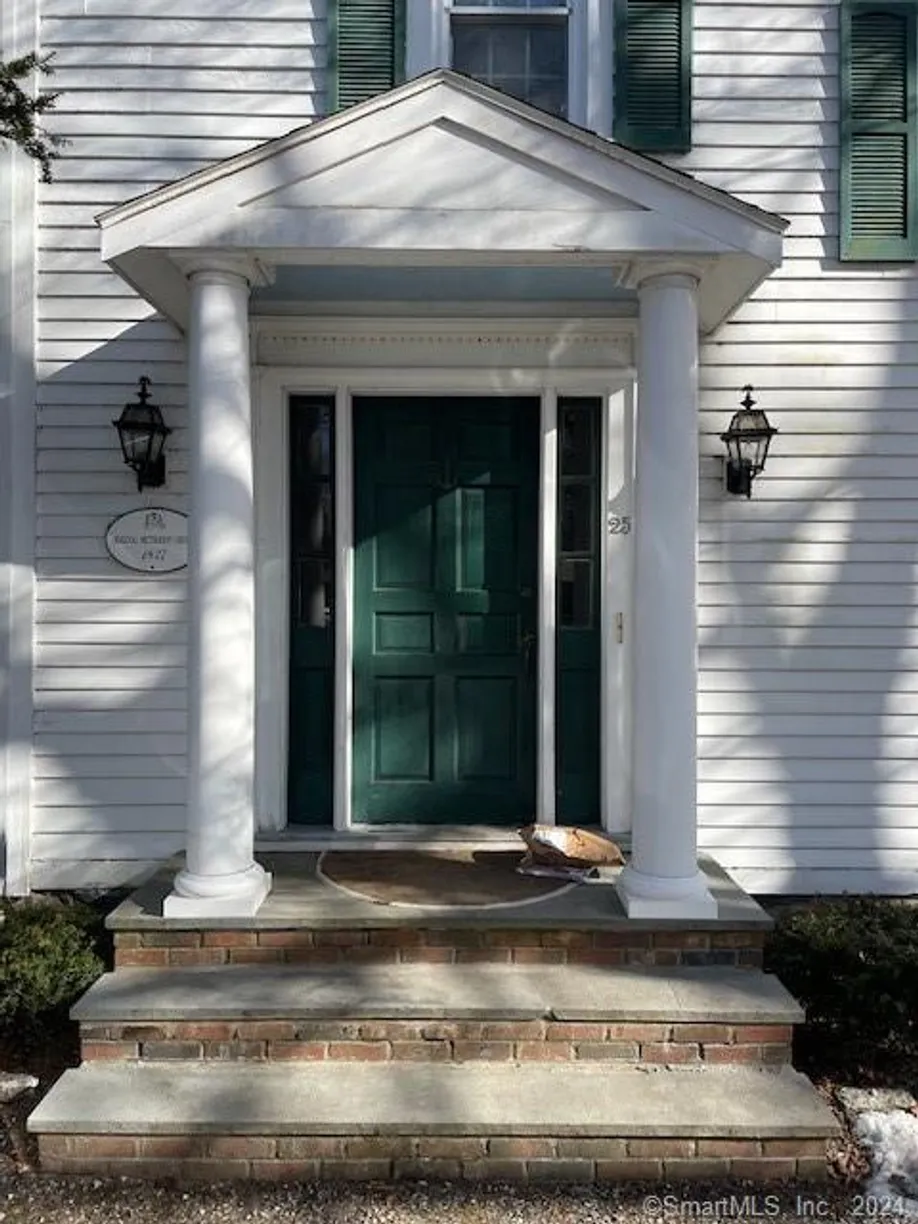 Greenwich Real Estate | View 25 Prospect Street | 2 Beds, 1 Bath