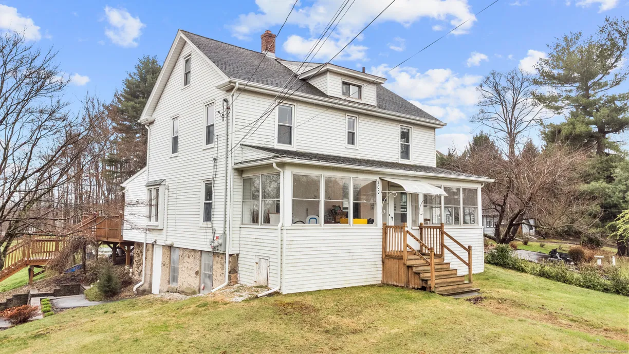 Greenwich Real Estate | View 200 Middletown Road | 4 Beds, 2 Baths
