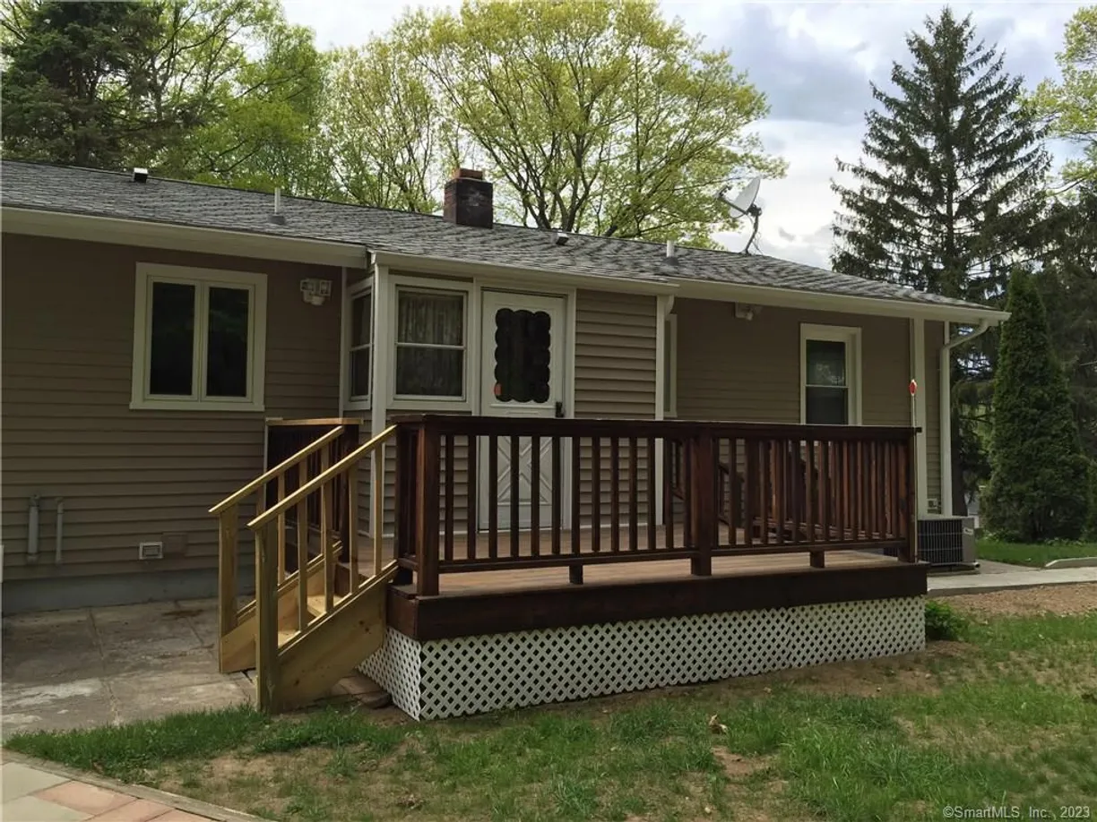 Greenwich Real Estate | View 17 Cherokee Road | Listing