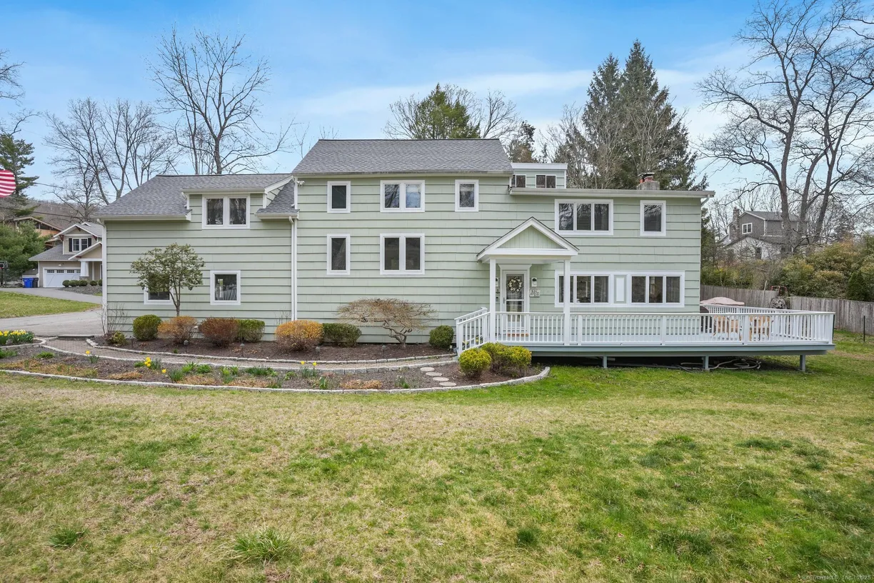 Greenwich Real Estate | View 321 Mountain Road | 3 Beds, 3 Baths