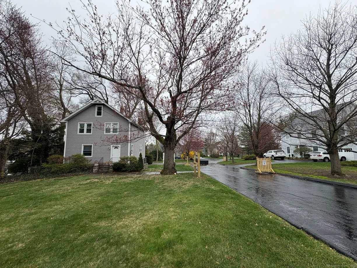 Greenwich Real Estate | View 3 Palmer Lane | 4 Beds, 2 Baths