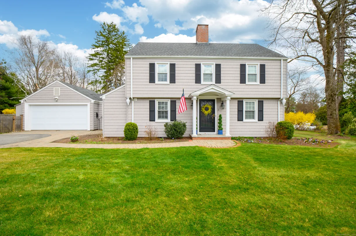 Greenwich Real Estate | View 2 High Point Lane | 4 Beds, 2 Baths