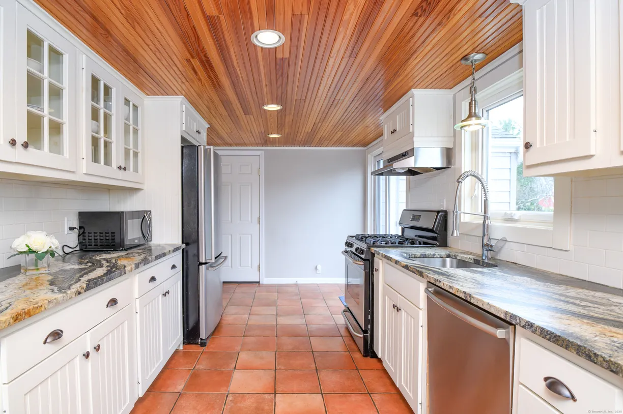 Greenwich Real Estate | View 2 High Point Lane | Listing