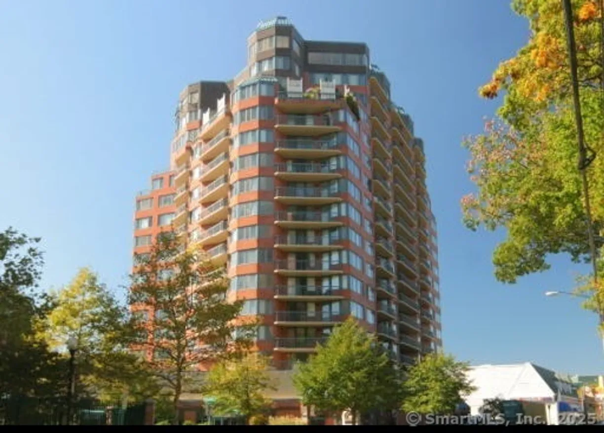 Greenwich Real Estate | View 25 Forest Street, 11C | 1 Bed, 1 Bath