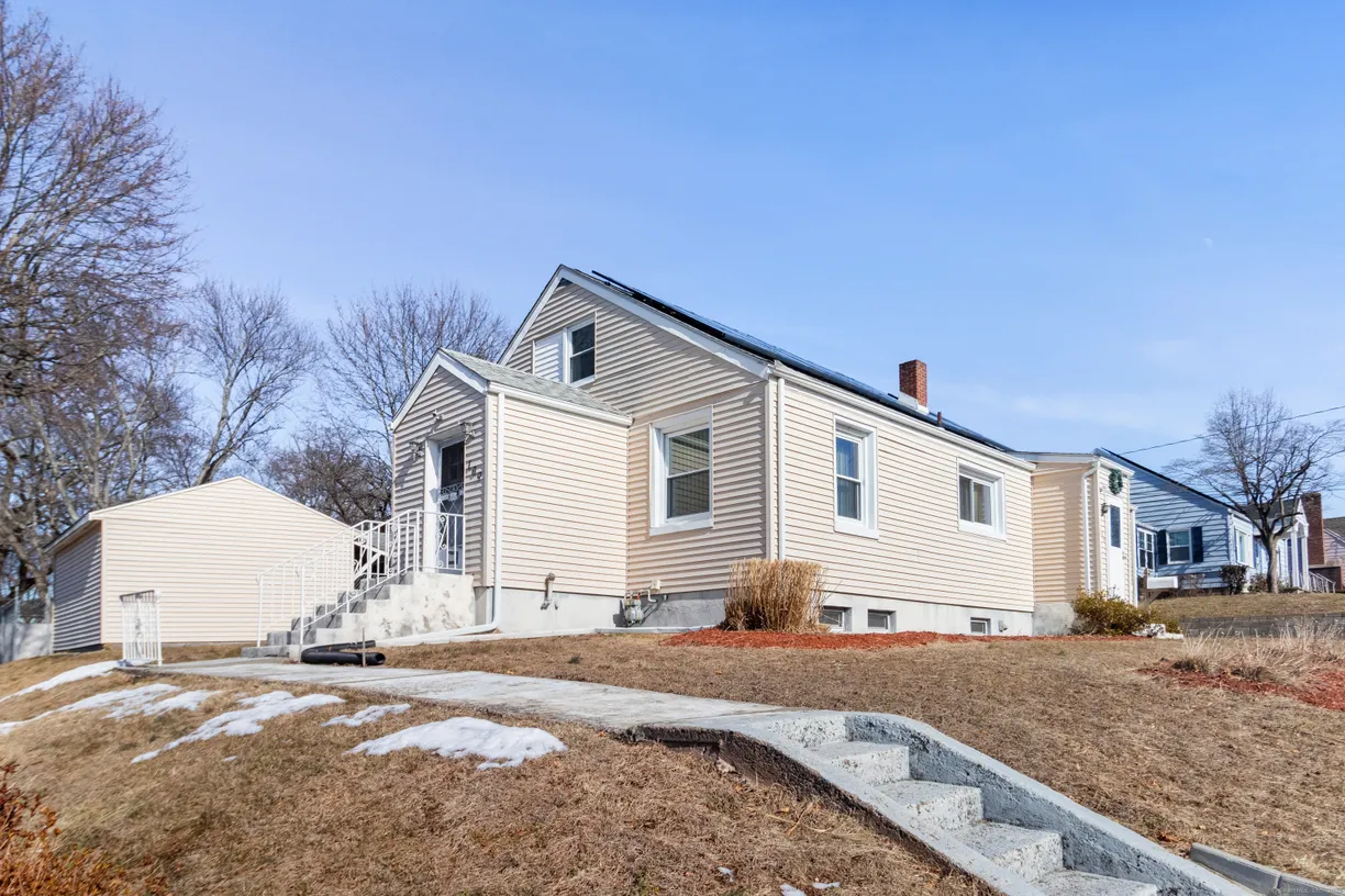 Greenwich Real Estate | View 109 Fairview Avenue | Listing