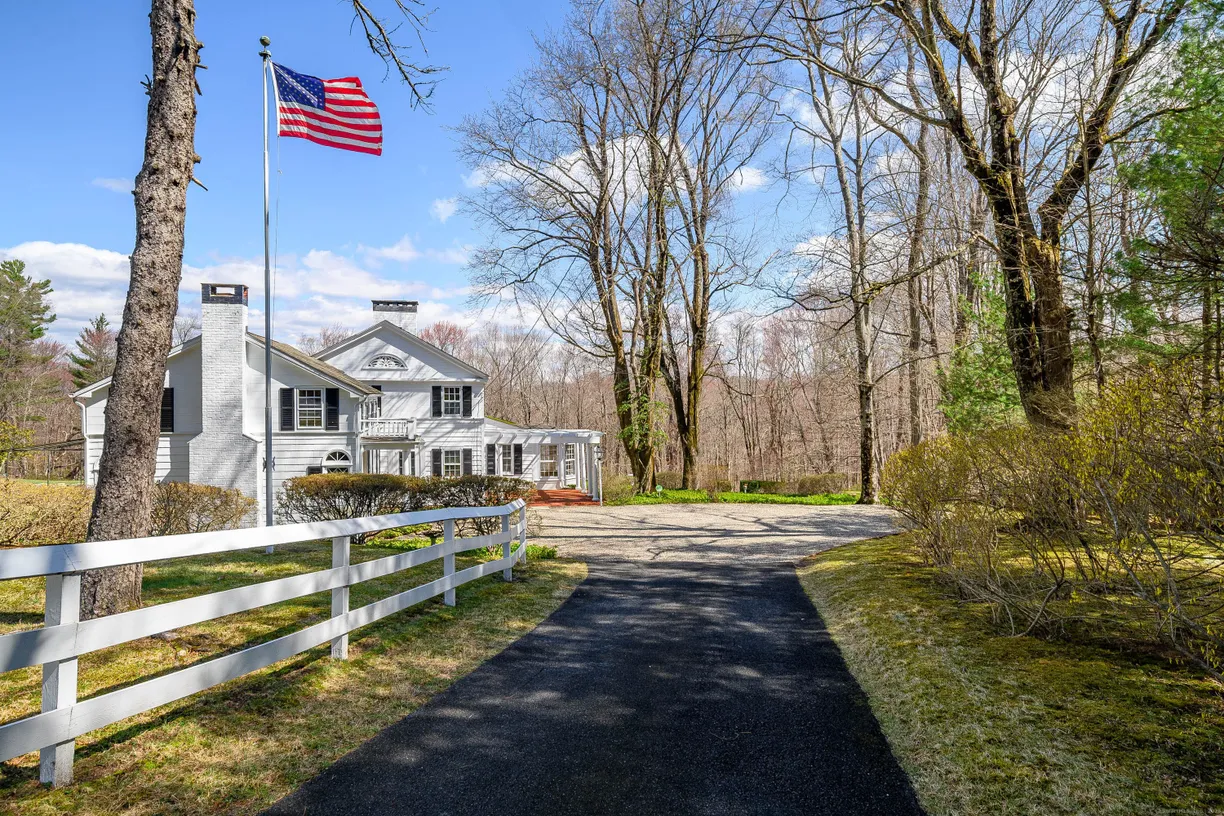 Greenwich Real Estate | View 23/25 Taunton Lane | Listing
