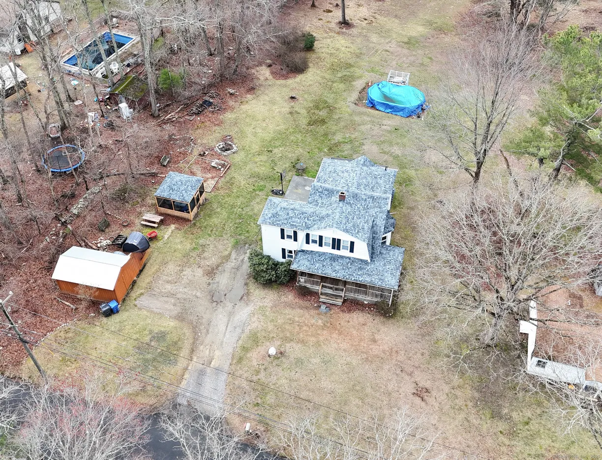 Greenwich Real Estate | View 251 Slater Hill Road | 4 Beds, 2 Baths
