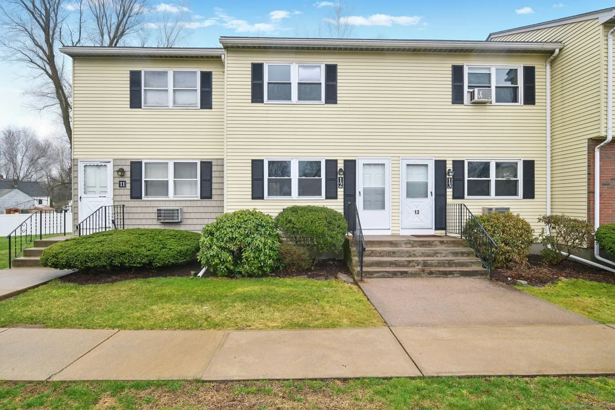 Greenwich Real Estate | View 56 Elm Street, APT 12 | 2 Beds, 1 Bath