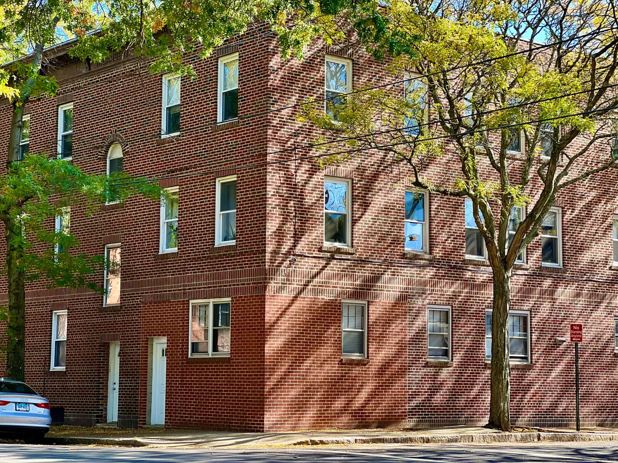 Greenwich Real Estate | View 206 Saint John Street, 2R | 2 Beds, 1 Bath