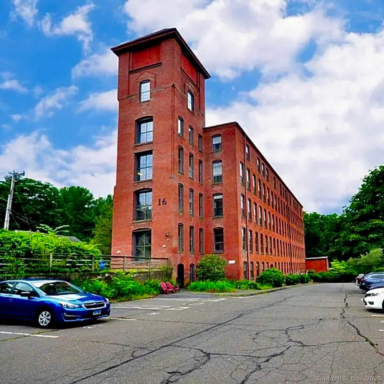 Greenwich Real Estate | View 16 Vernon Avenue, APT 13 | 1 Bed, 1 Bath