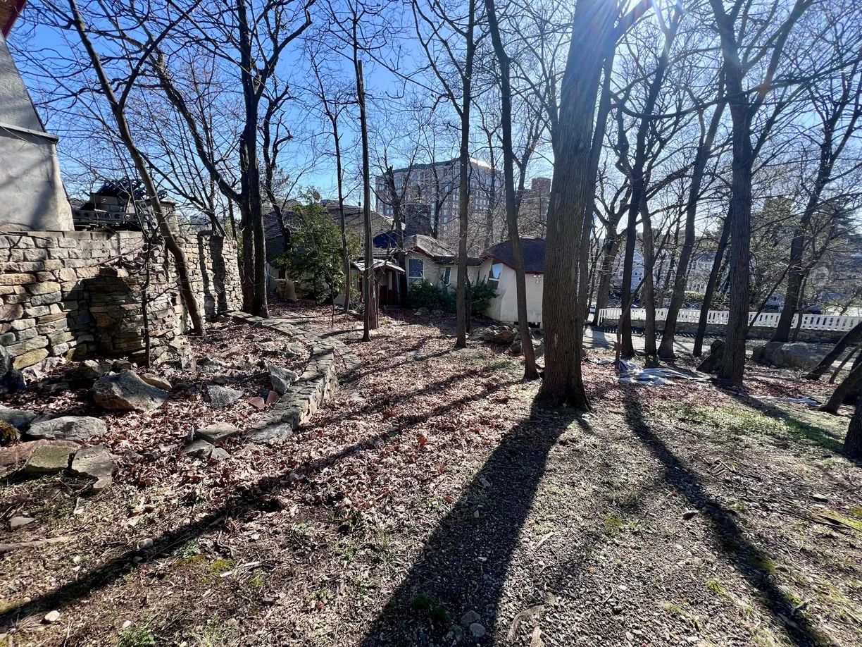 Greenwich Real Estate | View 18 Highland Road | Listing