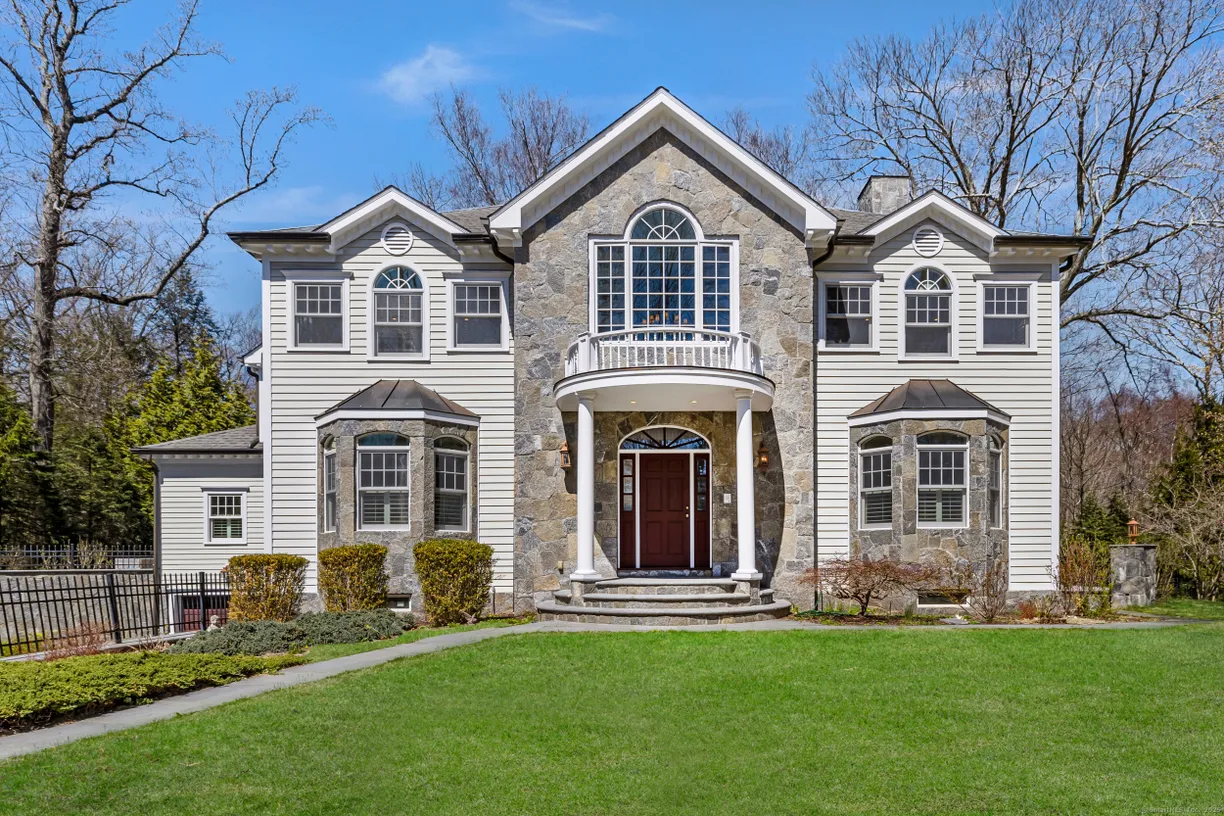 Greenwich Real Estate | View 139 Jelliff Mill Road | 5 Beds, 5 Baths